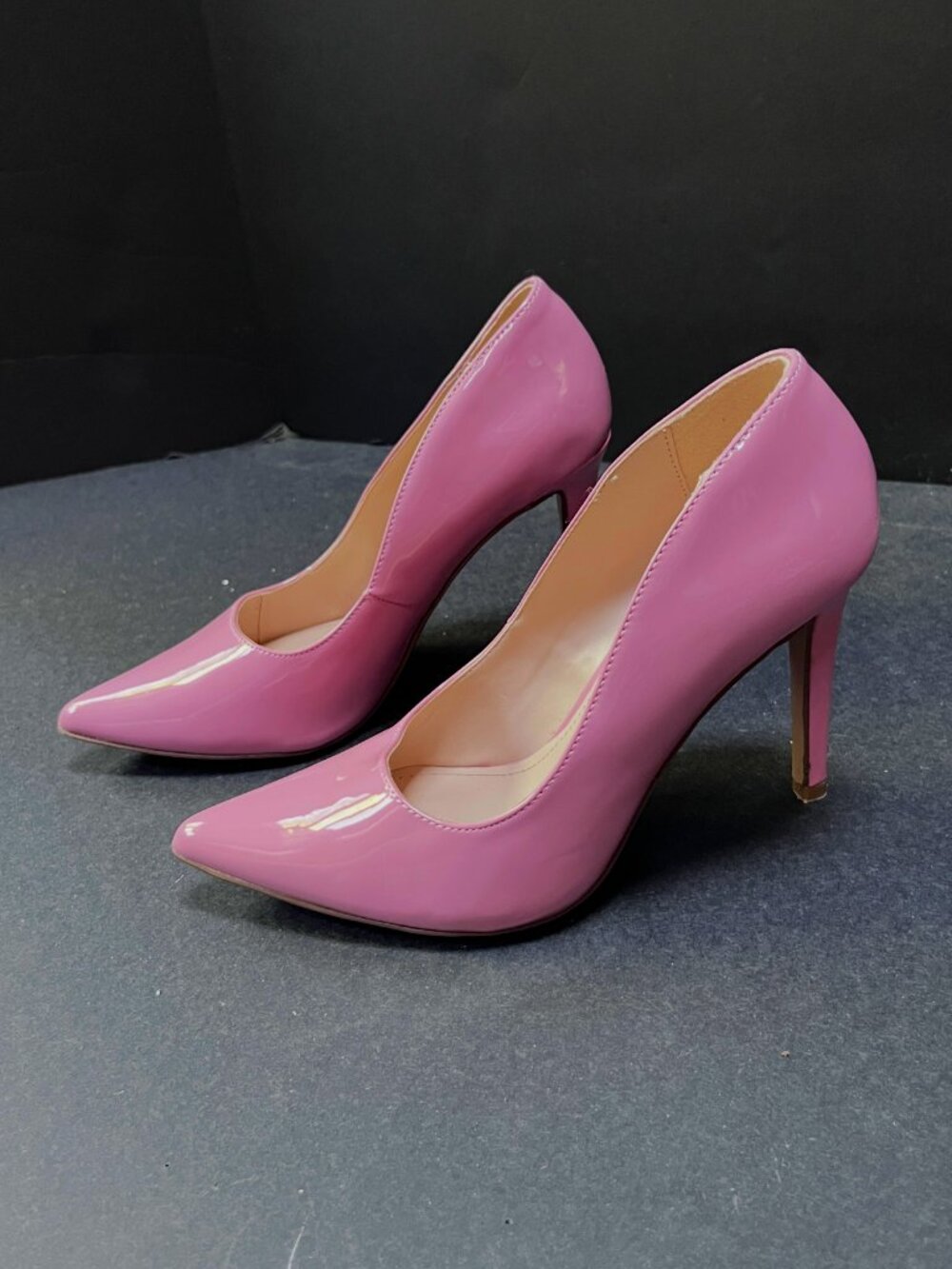 Michael by Michael Shannon "Ryleigh" punp - Bubblegum Pink - Women's Sz. 6.5